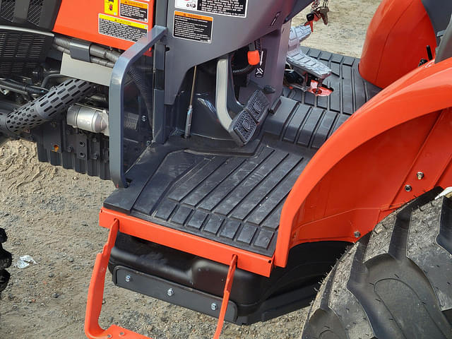 Image of Kubota L4060HST-LE equipment image 4