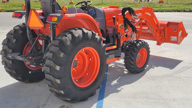 Image of Kubota L4060HST-LE equipment image 3