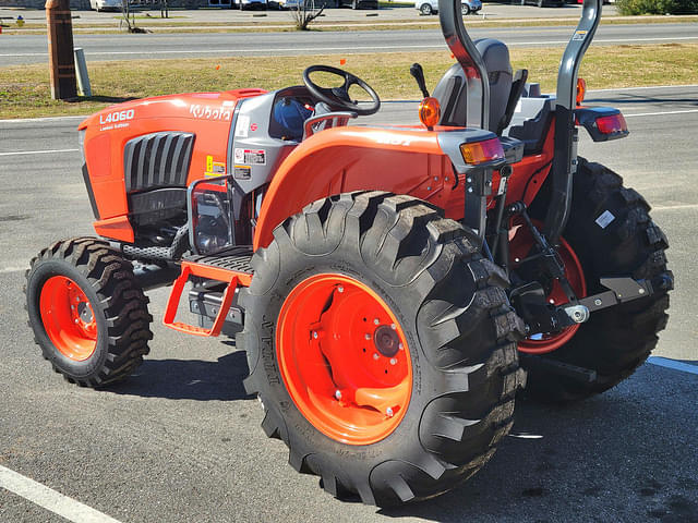 Image of Kubota L4060HST-LE equipment image 2