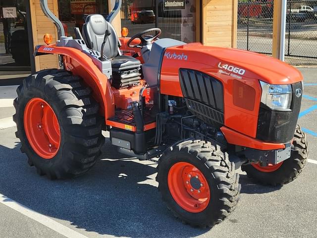 Image of Kubota L4060HST-LE equipment image 4