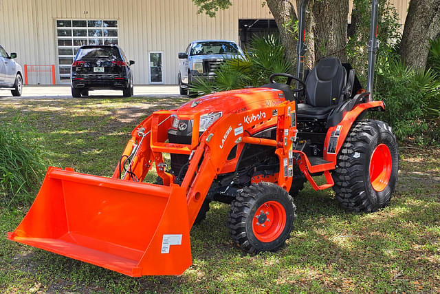 Image of Kubota LX2620HSD equipment image 1