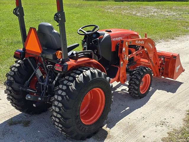 Image of Kubota LX2620HSD equipment image 3