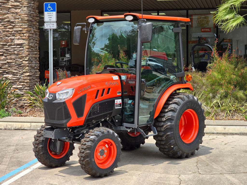 Main image Kubota LX2620HSDC