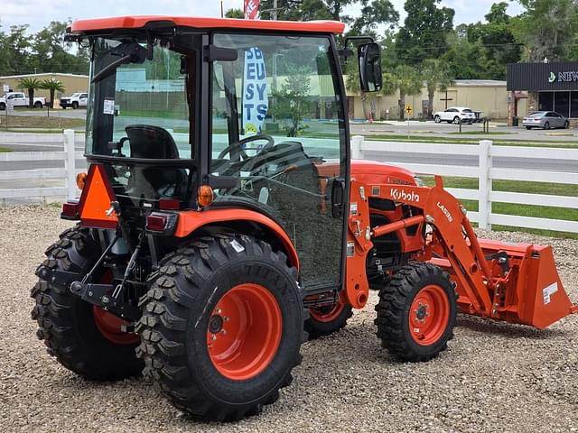 Image of Kubota LX2620HSDC equipment image 4