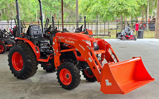 Image of Kubota LX2620SUHSD equipment image 1