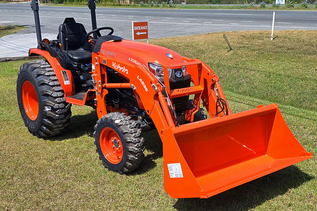 Image of Kubota LX2620HSD equipment image 2
