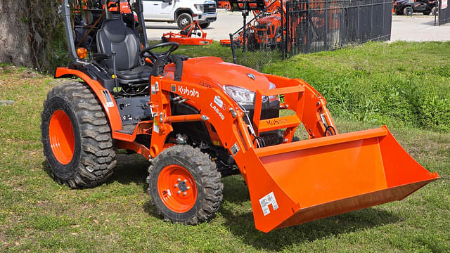 Image of Kubota LX3520HSD equipment image 2