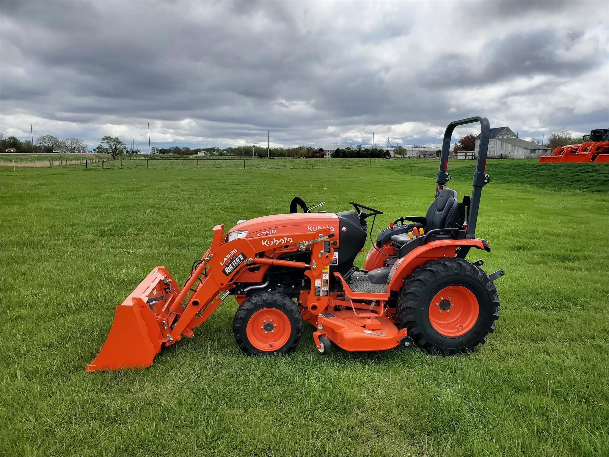 2024 Kubota LX2610HSD Equipment Image0