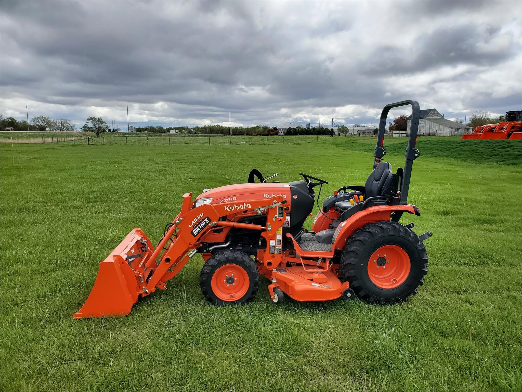 2024 Kubota LX2610HSD Equipment Image0