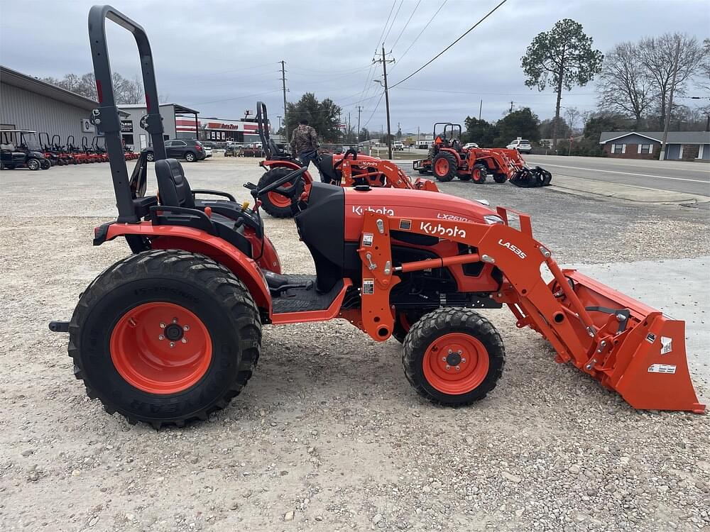 Image of Kubota LX2610SUHSD Image 1