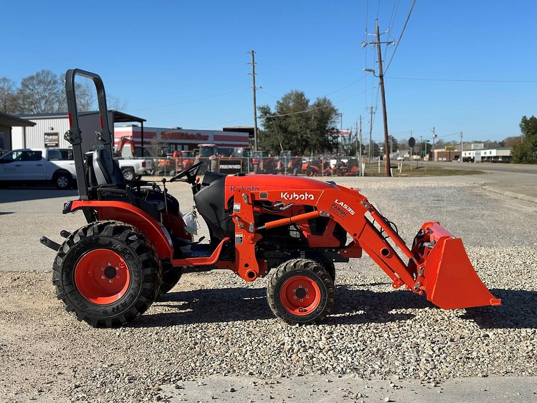 Image of Kubota LX2620HSD Image 1