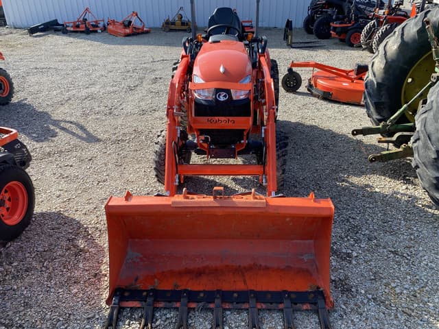 Image of Kubota LX2620HSD equipment image 2