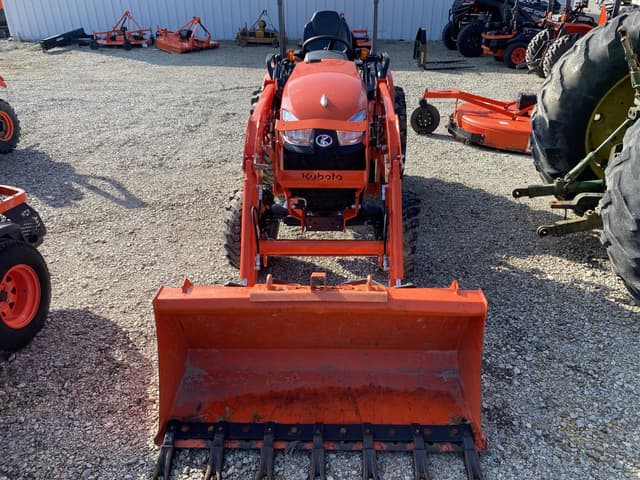 Image of Kubota LX2620HSD equipment image 2
