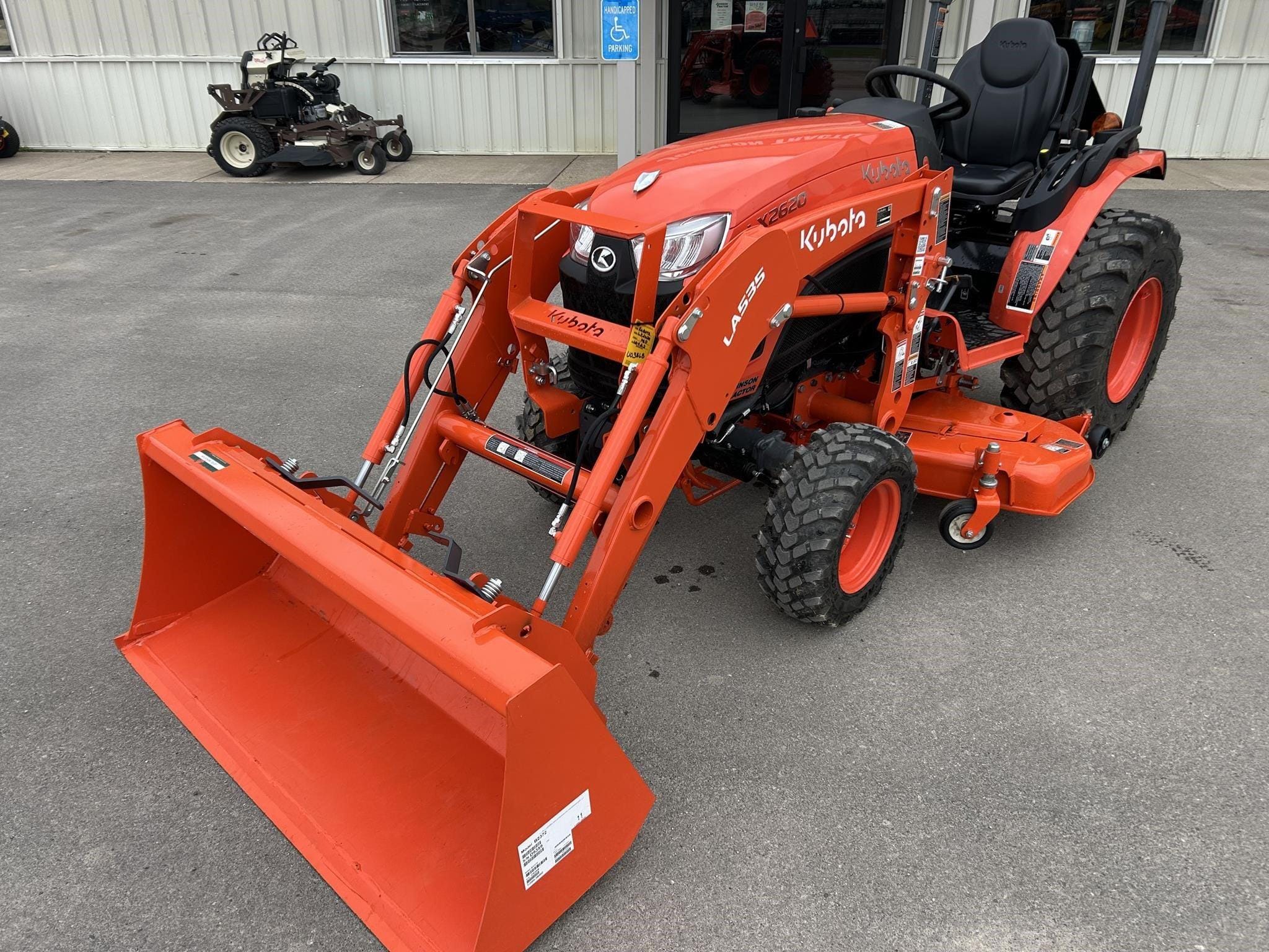 2024 Kubota LX2620HSD Equipment Image0