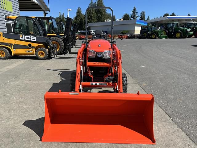 Image of Kubota LX2620SUHSD equipment image 2