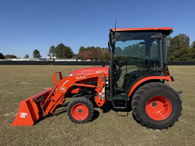 Image of Kubota LX2620HSD equipment image 2