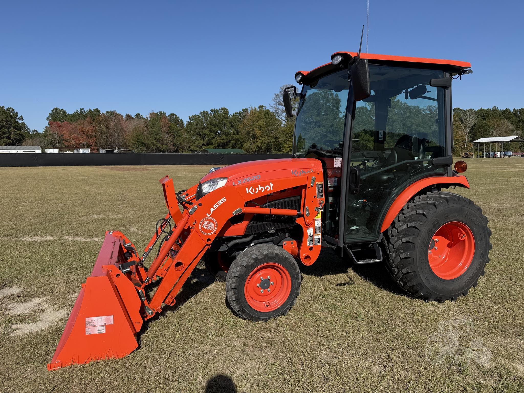 2024 Kubota LX2620HSD Equipment Image0
