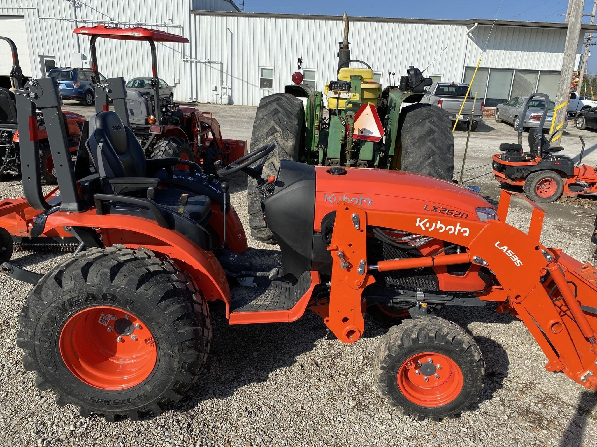 2024 Kubota LX2620HSD Equipment Image0