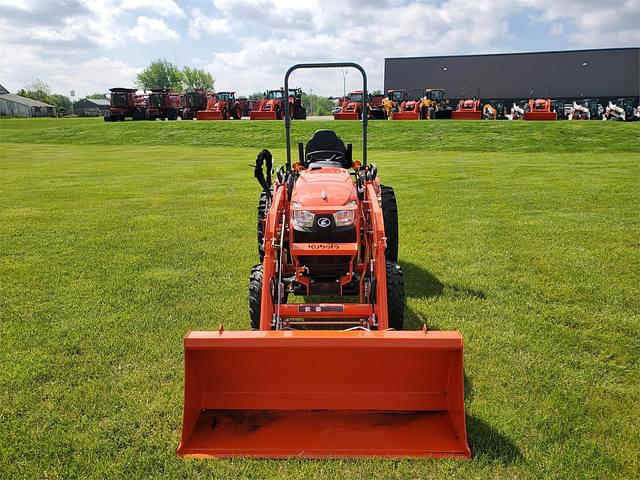 Image of Kubota LX2620HSD equipment image 2