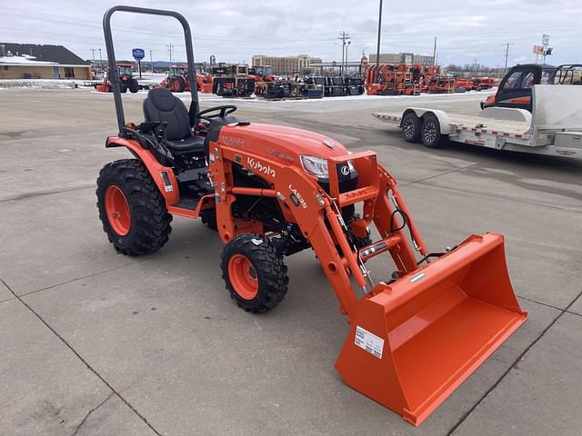 Image of Kubota LX2620HSD equipment image 3