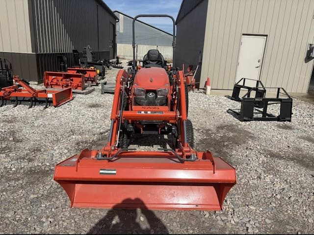 Image of Kubota LX2620HSD equipment image 1