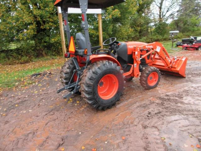 Image of Kubota LX2620HSD equipment image 1