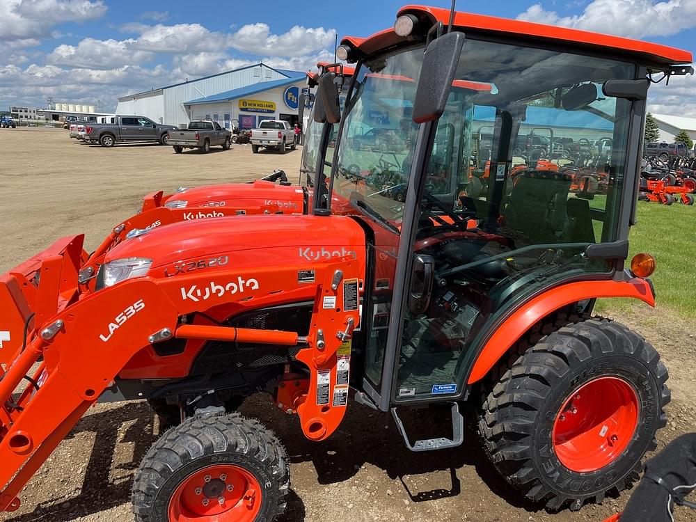 Image of Kubota LX2620HSDC Image 1