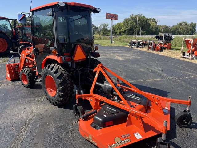 Image of Kubota LX2620HSDC equipment image 4