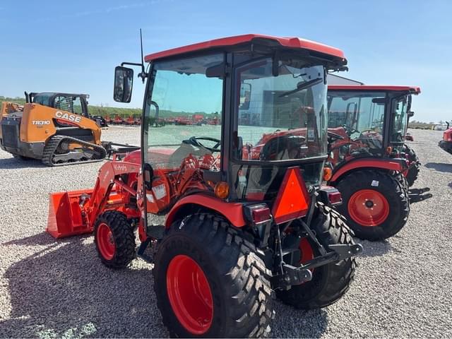 Image of Kubota LX2620HSDC equipment image 3