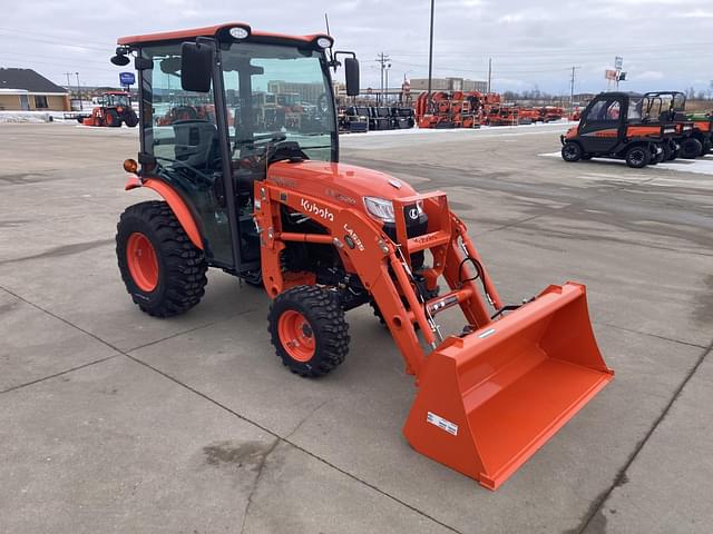 Image of Kubota LX2620HSDC equipment image 3