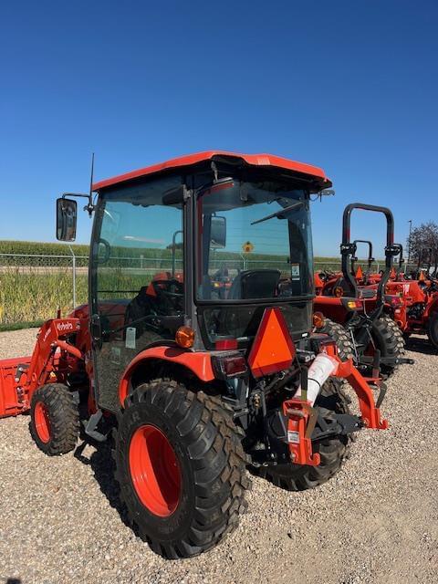 Image of Kubota LX2620HSDC equipment image 4