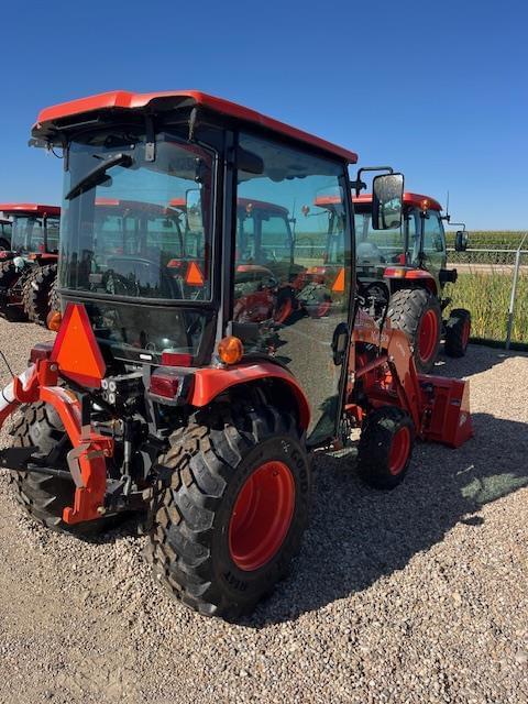Image of Kubota LX2620HSDC equipment image 3