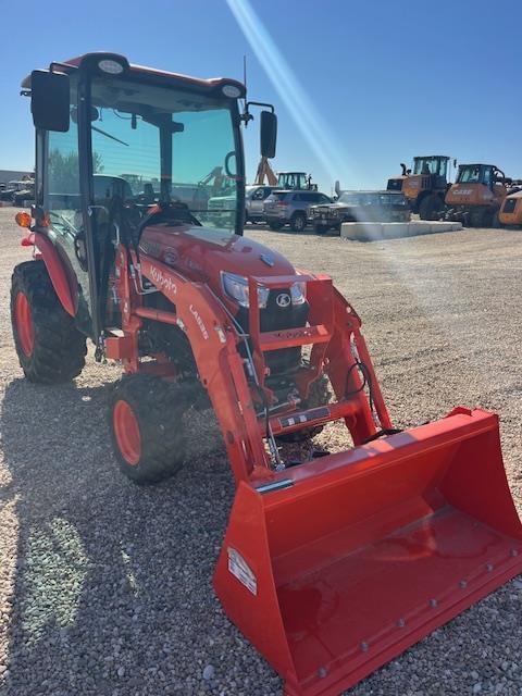 Image of Kubota LX2620HSDC equipment image 1