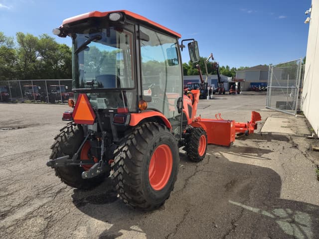 Image of Kubota LX2620HSDC equipment image 3