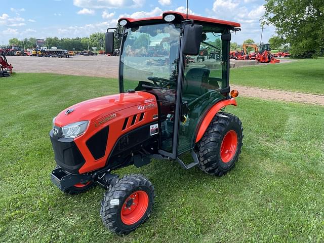 Image of Kubota LX2620HSDC equipment image 1