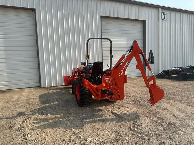 Image of Kubota LX2620SUHSD equipment image 2