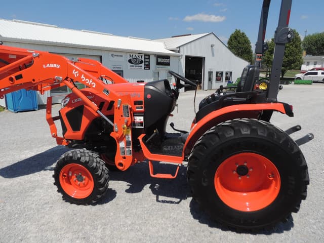 Image of Kubota LX2620SUHSD equipment image 1