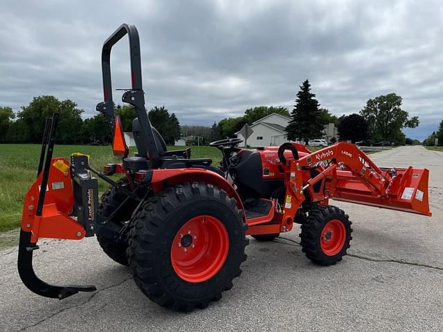 Image of Kubota LX3520 equipment image 4