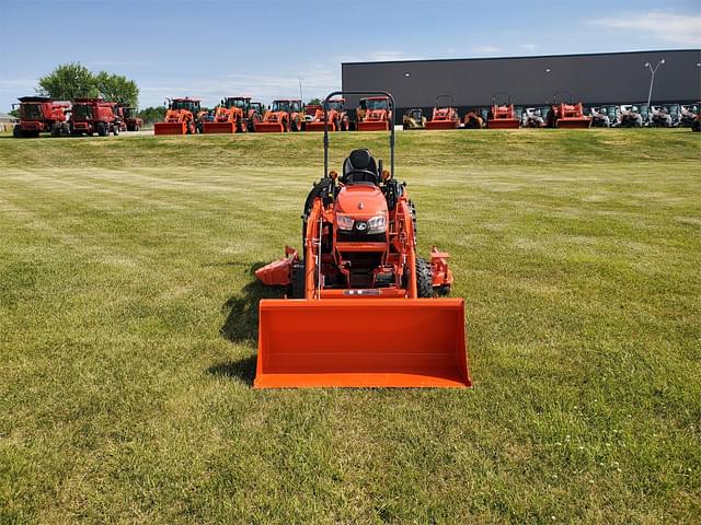 Image of Kubota LX3520 equipment image 2