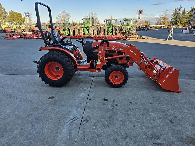 Image of Kubota LX3520HSD equipment image 3