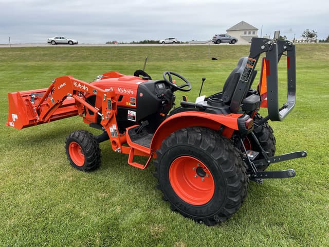 Image of Kubota LX3520HSD equipment image 4