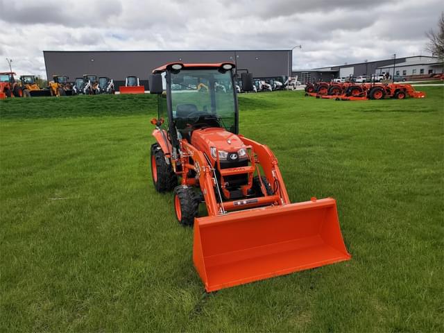 Image of Kubota LX3520HSDC equipment image 3