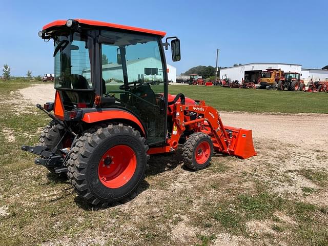 Image of Kubota LX3520 equipment image 3