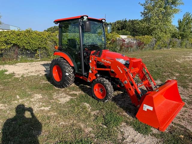 Image of Kubota LX3520 equipment image 2