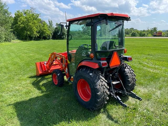 Image of Kubota LX3520 equipment image 3