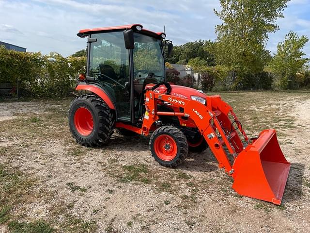 Image of Kubota LX3520 equipment image 2