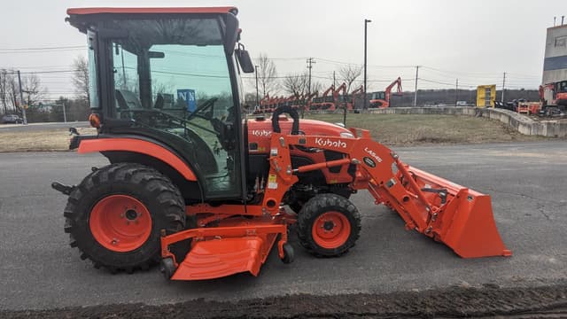 Image of Kubota LX3520HSDC equipment image 2