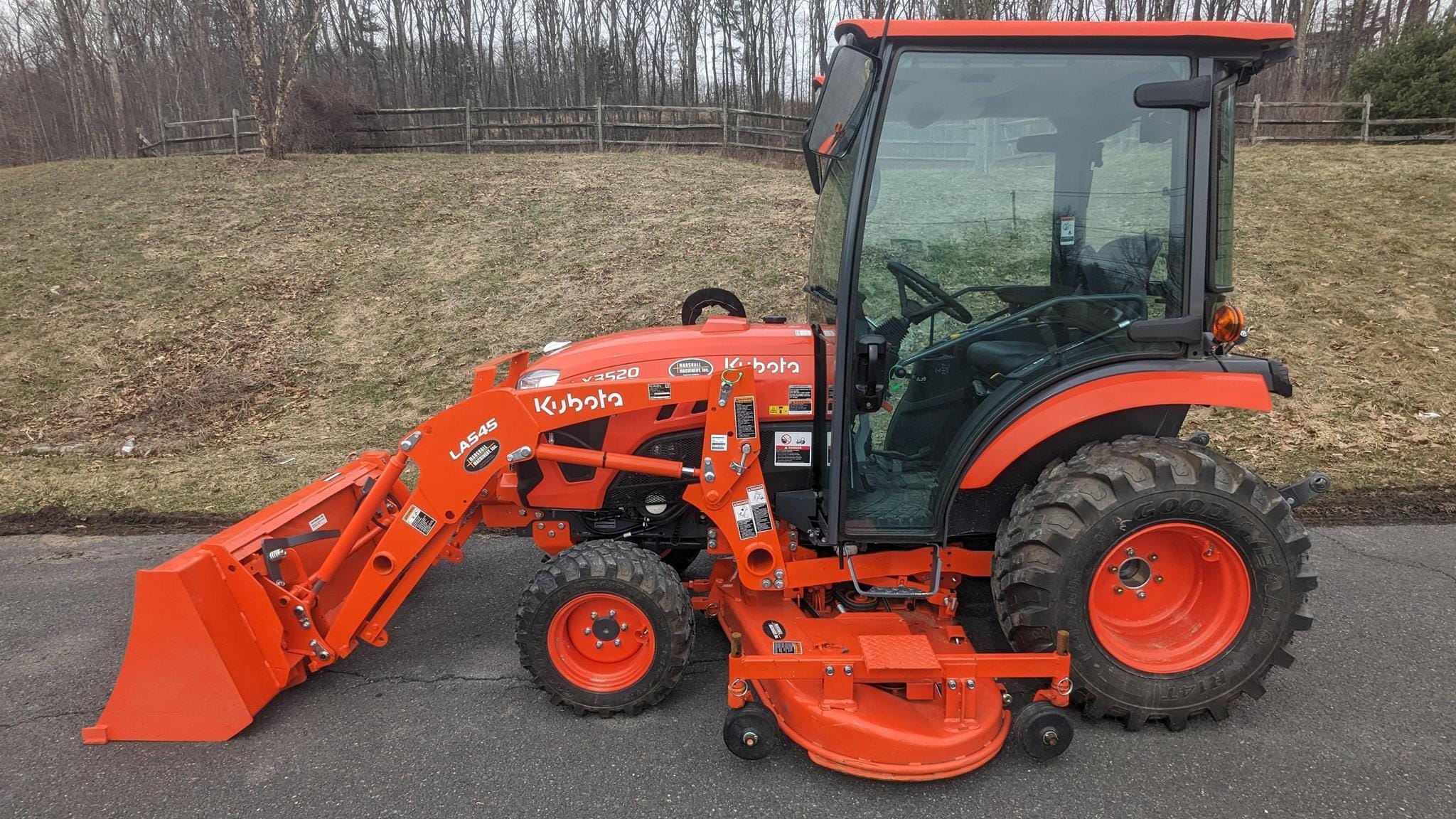 2024 Kubota LX3520HSDC Equipment Image0