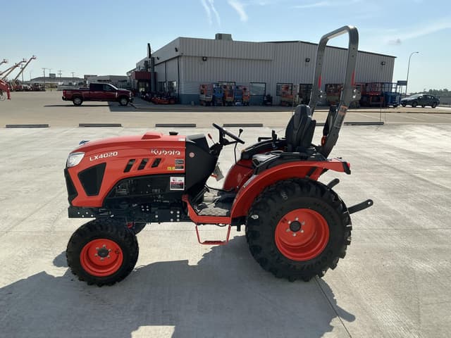 Image of Kubota LX4020HSD equipment image 2