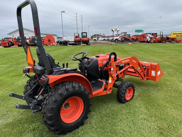 Image of Kubota LX4020HSD equipment image 2